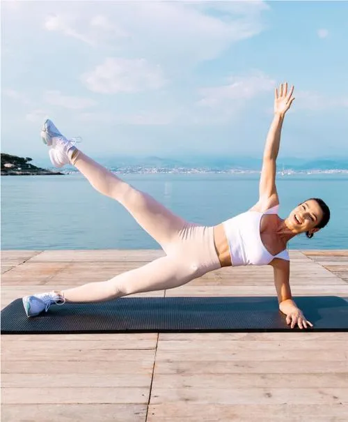 Abdos, niveau intermédiaire, sans matériel